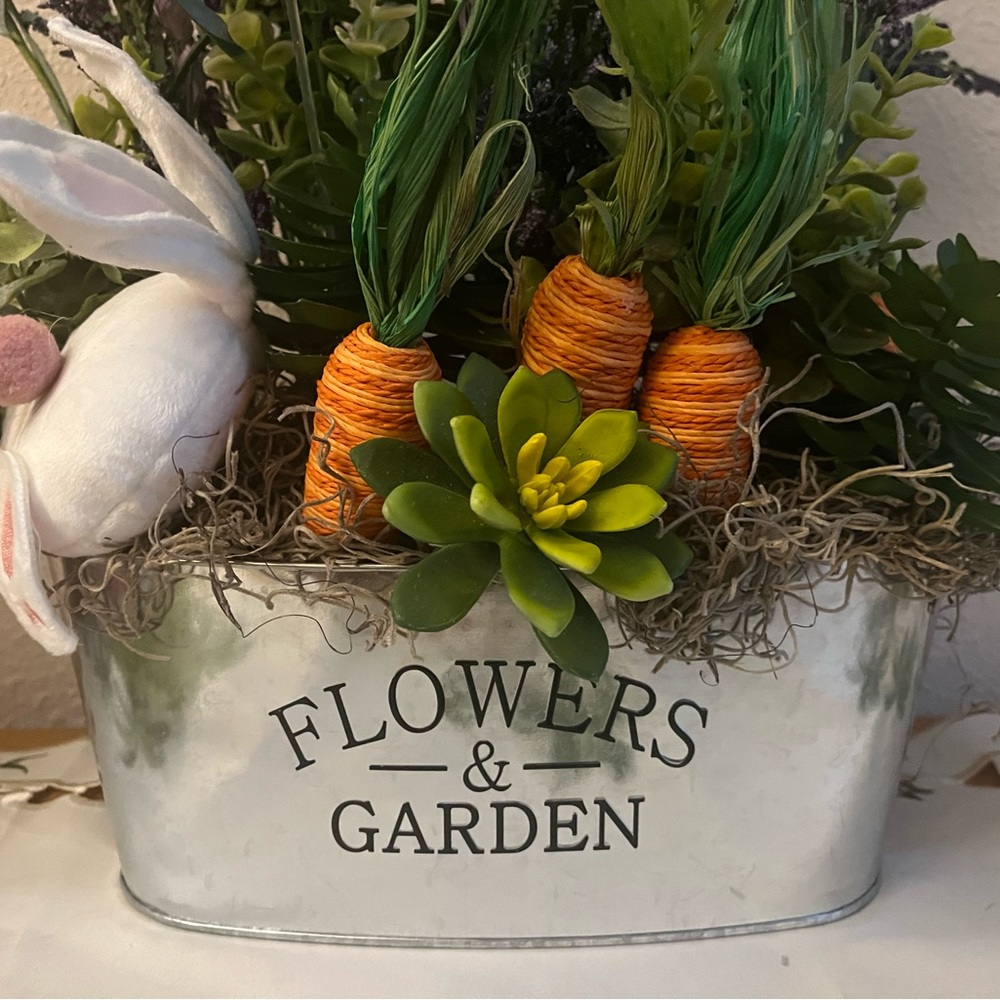 Easter center piece
